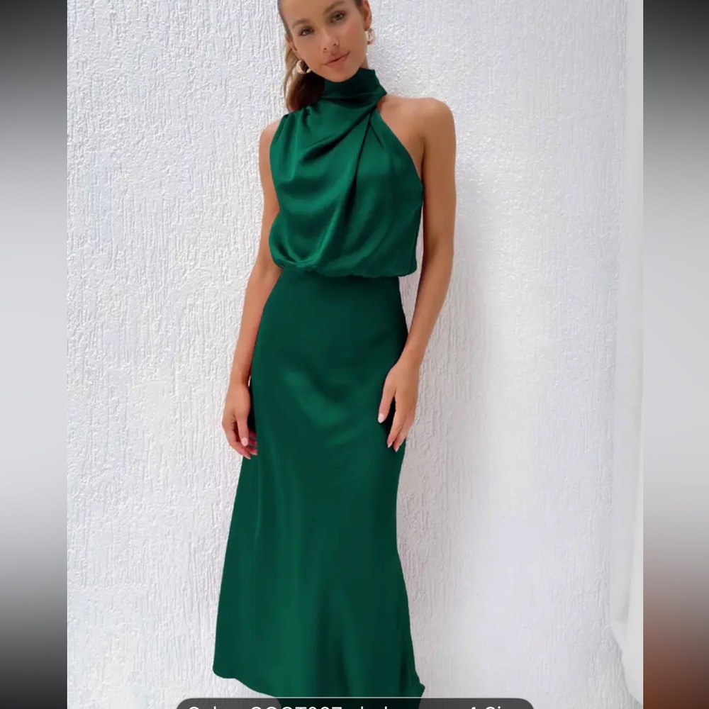 Elegant Green Sleeveless Dress